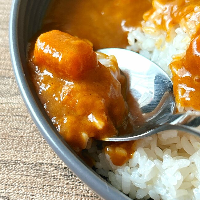 待って、220円に見えないよ…！ダイソーで見つけた「IKEAにありそうな食器」北欧風がオシャレで、何をのせてもカフェっぽくなる！