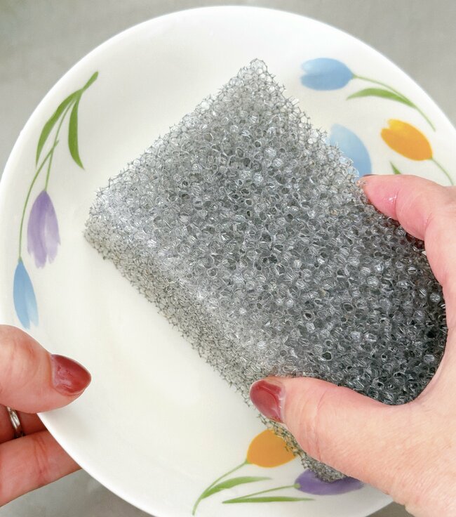 思わずまとめ買いした…！セリアの「昭和レトロな食器」チューリップ柄が可愛すぎる！