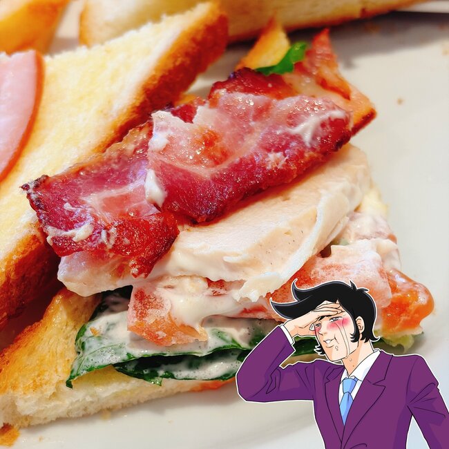 「子どもの頃からずっと好き」ロイヤルホストの“てんこ盛りサンド”お肉が3種類入りで贅沢すぎる！「具がボリューミーでおいしかった」「かなりお腹いっぱいになる」