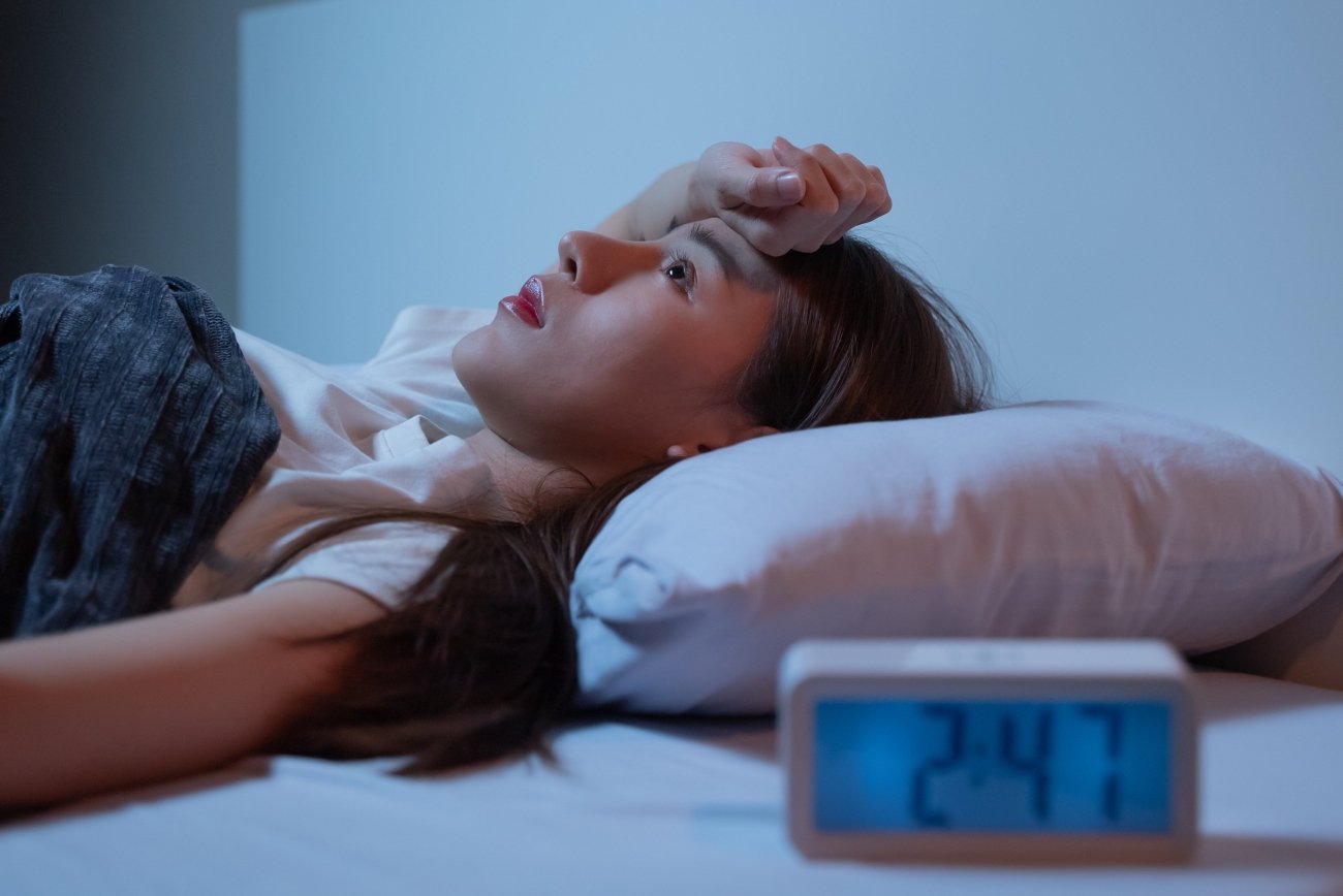 【寝ても疲れがとれない】腰痛・肩こりを引き起こす“寝てはいけない姿勢”とは?
