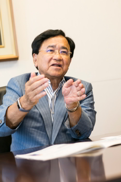 47歳から会計・ファイナンスを勉強した三菱ケミカルホールディングス小林会長が語る「経営とはM&Aだ」
