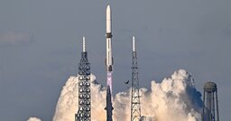 ベゾス氏vsマスク氏、激化する宇宙競争