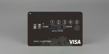 世界初の「ロック機能付きクレジットカード」とは？カードの不正利用を防止できる電子機能を搭載した、世界でもっとも高セキュリティのカードを解説！