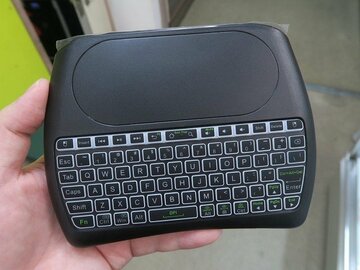 Bluetoothと2.4GHzの両方に対応したミニキーボードが2680円