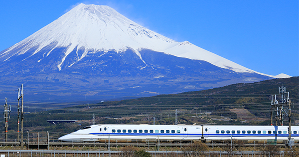 富士山の雪のカタチはなぜ左右非対称なのか