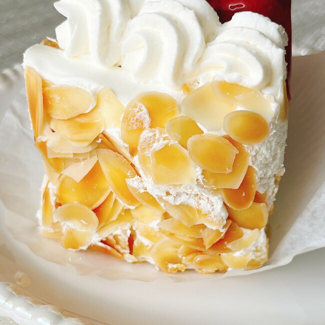 「衝撃的なおいしさ」「ほっぺた落ちる」コージーコーナーの“芸術品みたいなスイーツ”最後の一口までおいしい!「定期的に買うようになってしまった」