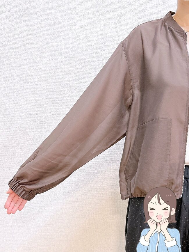 「全種類買ったー!」「周りからも好評です」GUの“めちゃ軽アウター”ぽわんとした袖がかわいすぎる!「夏の上着に最適」