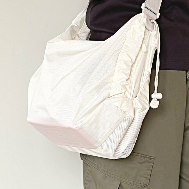「軽くて驚きました」「2個目を購入」無印良品の“疲れにくいバッグ”1泊分の荷物が入って優秀すぎる！「やっと理想的なのを見つけました！」