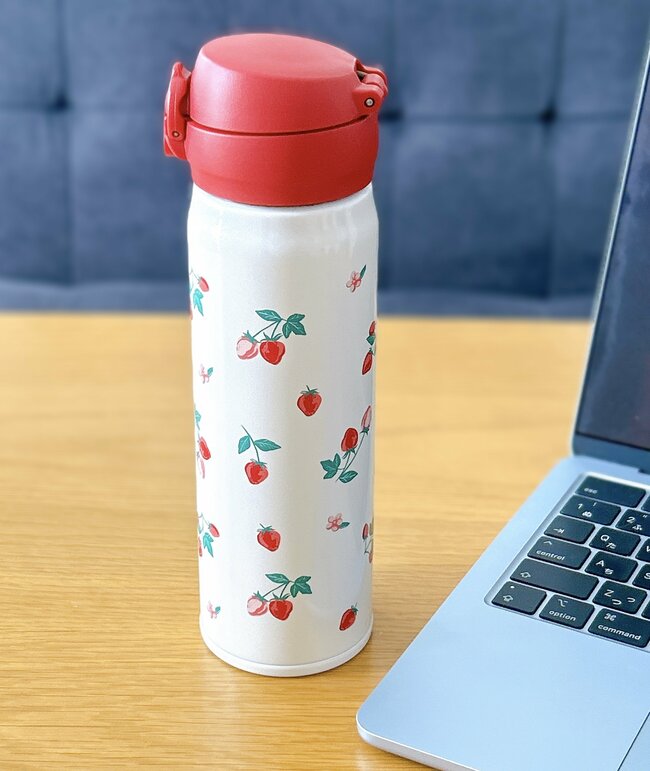 「過去イチ可愛い！」「毎日使ってます」アフタヌーンティー×サーモスの“いちご柄ボトル”がレトロかわいい…！「温冷の保持が信頼あり」