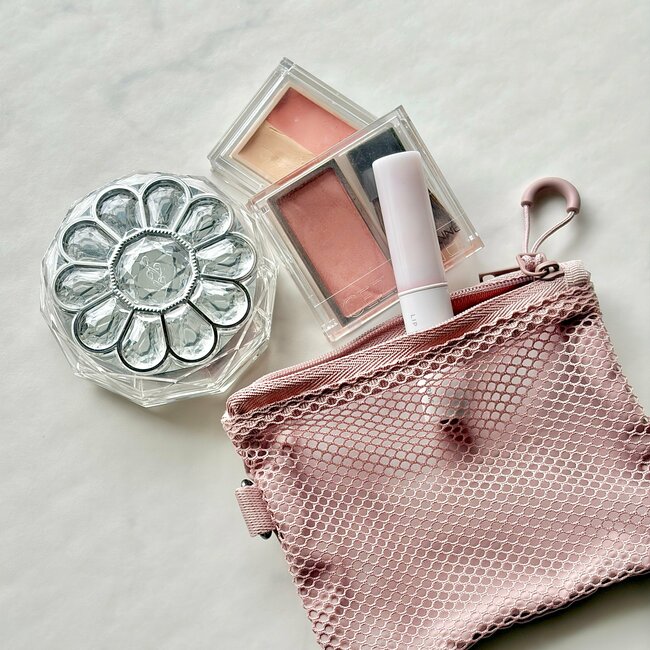 カード15枚が余裕で入った！無印良品の“ミニ財布になる収納ポーチ”が天才すぎる！「やっと購入できました！」「再入荷メールを見てすぐに購入」