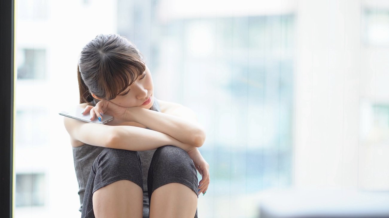 【なぜしんどいの？】自己肯定感がめちゃくちゃ低い人に共通する「心のクセ」とは？
