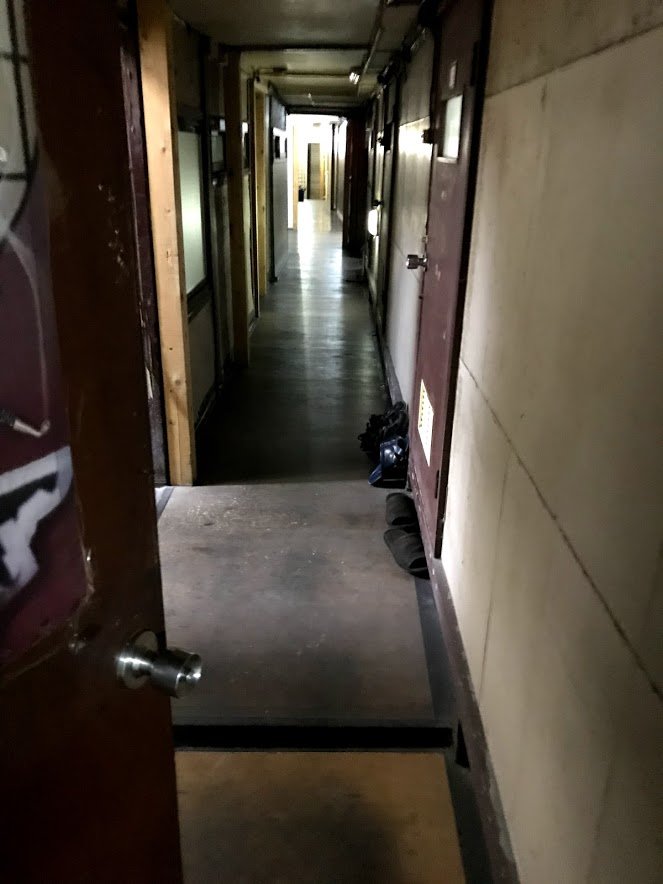 1泊500円!大阪・西成の激安宿体験記、炊事場とトイレが一体だった(下)
