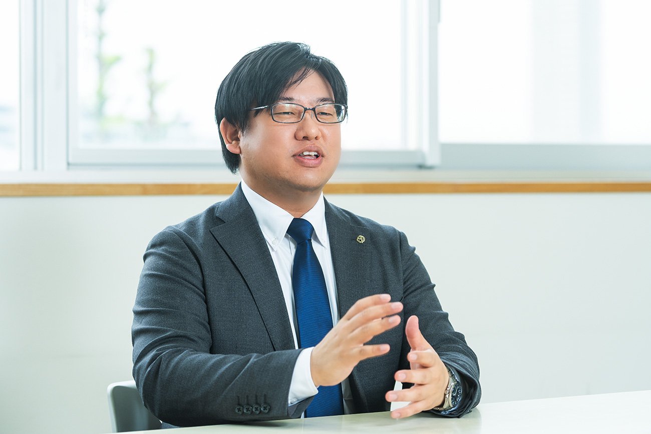 システム刷新で出荷処理時間が1時間超から5分に短縮。医薬品の安定供給を支える、現場を熟知したパートナー
