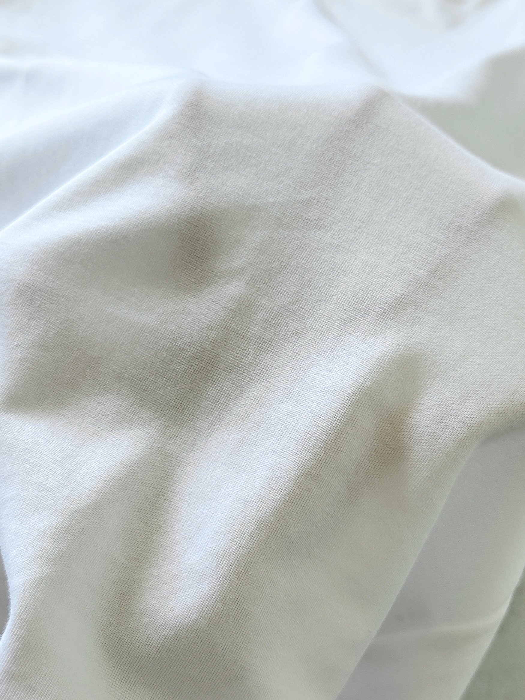 思わず2色買い…！ユニクロ×スター・ウォーズの「コラボTシャツ」かっこよすぎて毎日着たい！《購入レビュー》