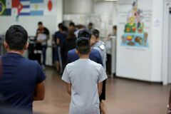 米政府、国境で引き離された移民家族1人につき5100万円の補償金検討