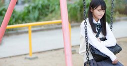 そりゃ家庭も学校も辛いわけだ…「小さいグループ」ほど人を不幸にしやすいワケ