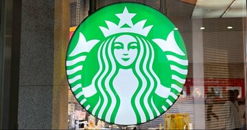【スタバ】「可愛くて、キュン！」「2個買お！」秋限定の“もふもふグッズ”ドリンク券付きでお得感すごい！「絶対にGETします〜！」「欲しかったけど残っててよかった」《購入レビュー》