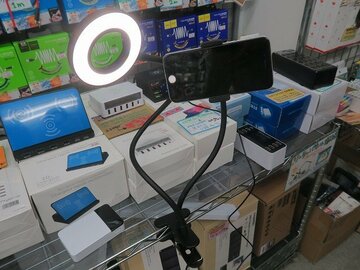 スマホでの動画配信やビデオ会議に便利なリンクライト付きアーム