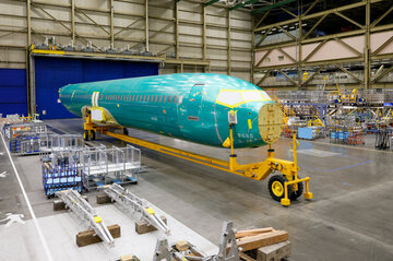 ボーイング「737MAX10」認証延期、ソフト不具合で