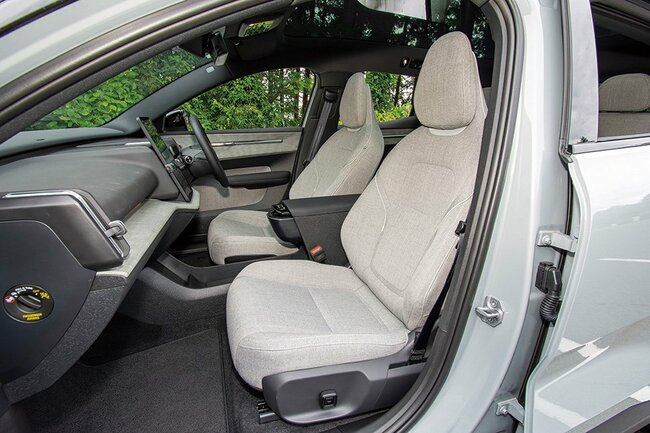 ボルボEX30ウルトラ・ツインモーター・パフォーマンス前席