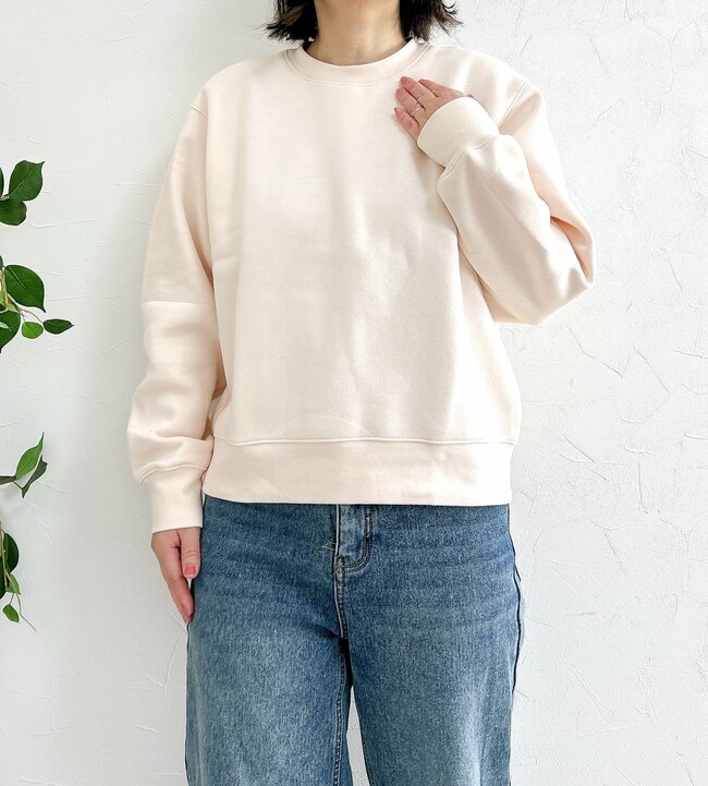 「この価格はうれしい」無印良品の“1990円スウェット”めっちゃ軽くてポカポカ!「色が素敵で、形がきれい」「毎年販売お願いします」