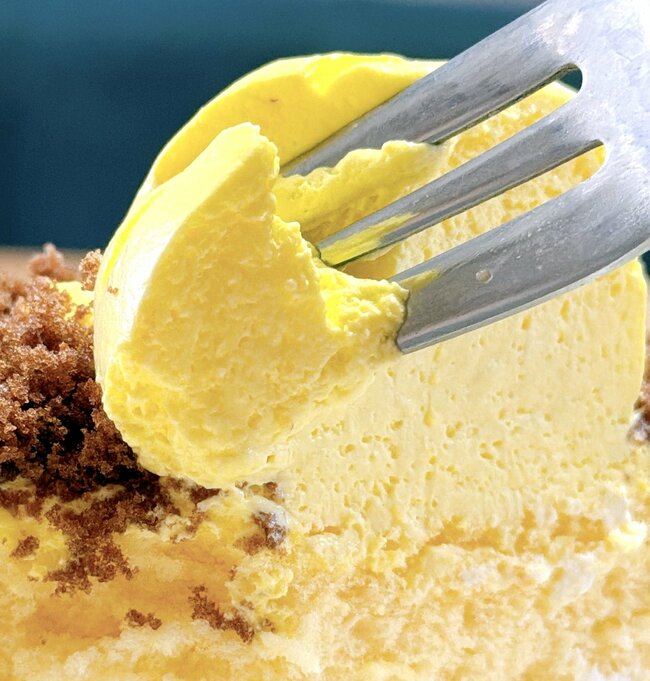 【コージーコーナー】可愛すぎて食べるのがもったいない!ポムポムプリンがドーンとのった“激かわケーキ”見てるだけで癒やされる!「優しいお味でおいしい」「ペロッといけちゃう」《実食レビュー》