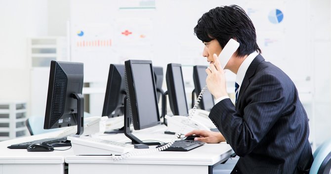新入社員が気をつけるべき電話のマナーとは