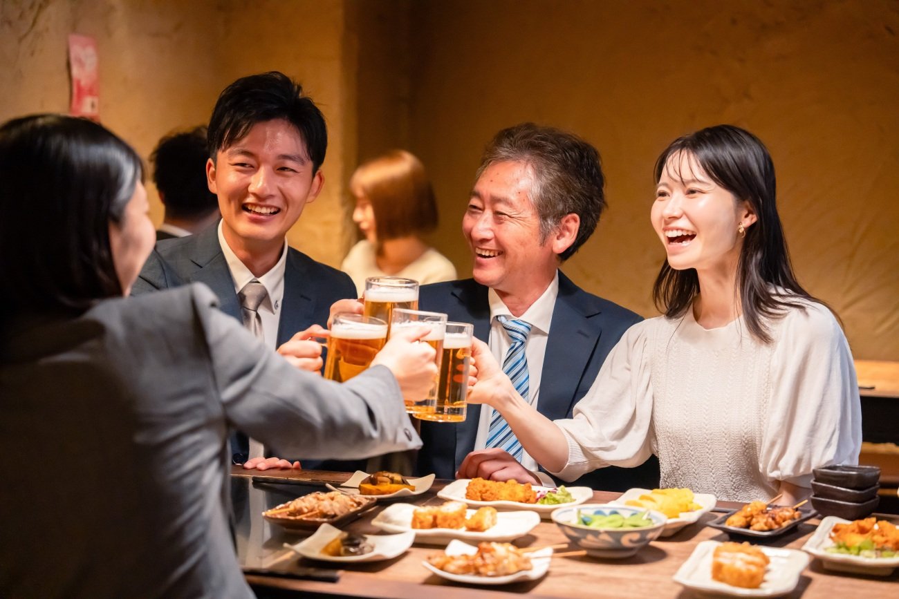 【部下との飲み会】無理に誘うのは三流、気を使って誘わないのは二流、では一流の上司はどうする?