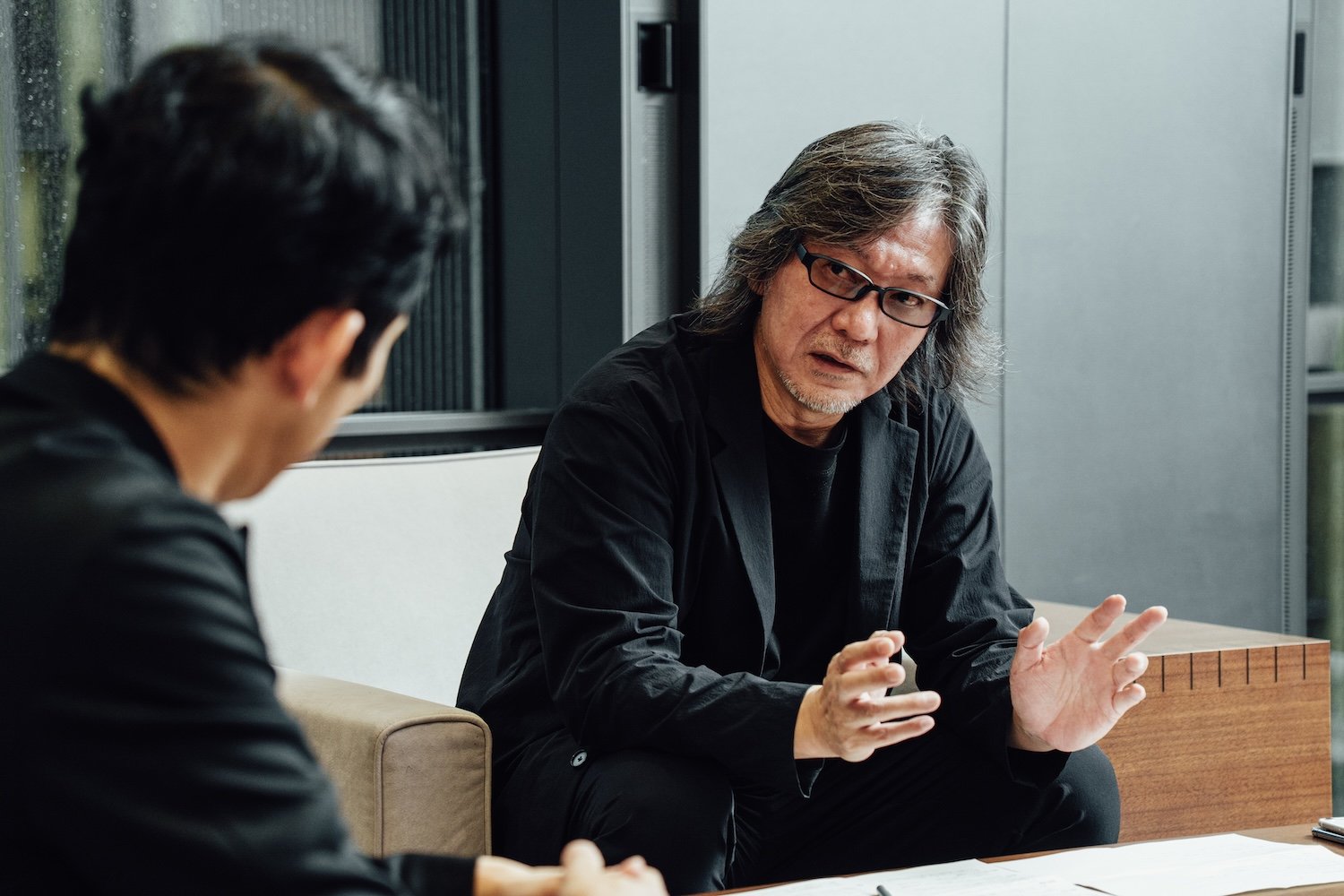 メガバンクにデザインチーム!? 専門外のリーダーが挑む「翻訳者」としての挑戦――三井住友銀行 中村裕信氏インタビュー