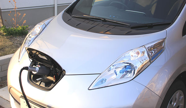 EVを軽視する日本の自動車産業は「ゆでガエル死」する