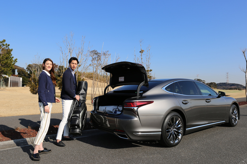 新型LEXUS LSのガソリン版はドイツ車に負けない楽しさだ