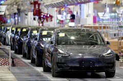 米テスラ、加州で販売に急ブレーキ　新車登録37％減