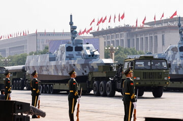 中国の軍事AI開発、民間部門の活用広がる