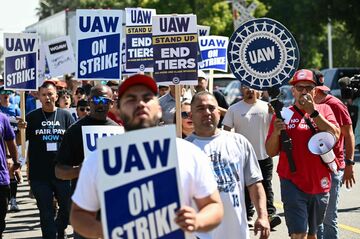 UAW合意が示す労組優位、いつまで？