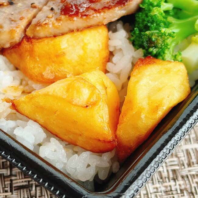 お肉だらけで白米がほとんど見えない…!ほっともっとの“牛ステーキ2倍弁当”食べ応えがスゴすぎる!「お腹いっぱいだわ」「食欲増進すぎる」