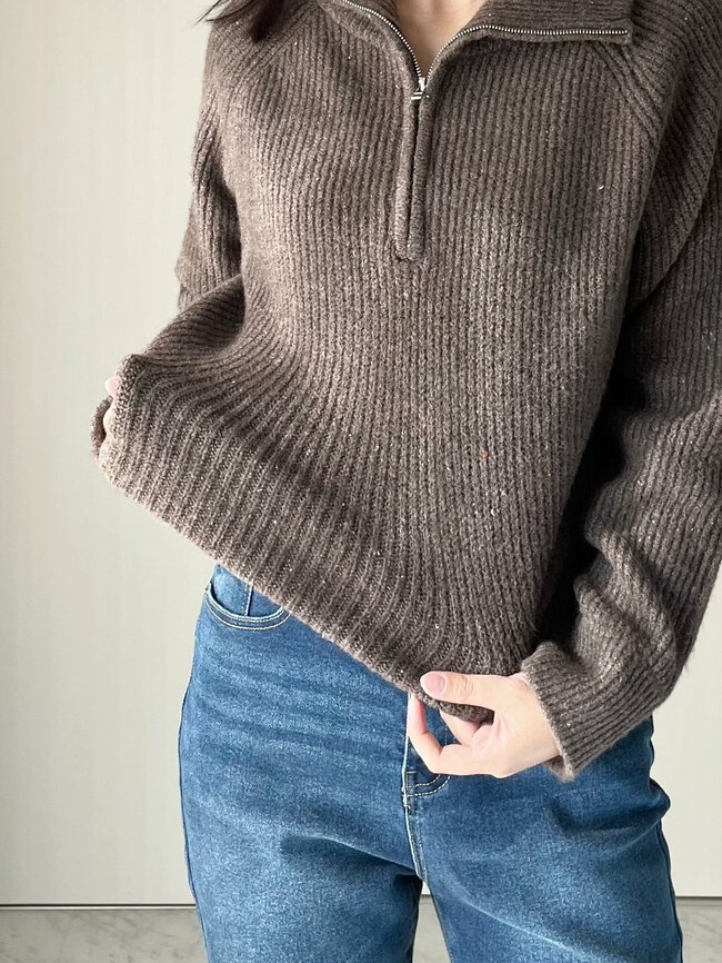 マフラーなしでも暖かい!GUの“ゆったりニット”体型カバーできるのに着回し力も高いんです!「2枚購入した」「色味がとても可愛い」