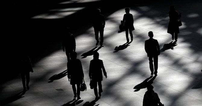 景気総括判断を下方修正、米向け自動車輸出減響く