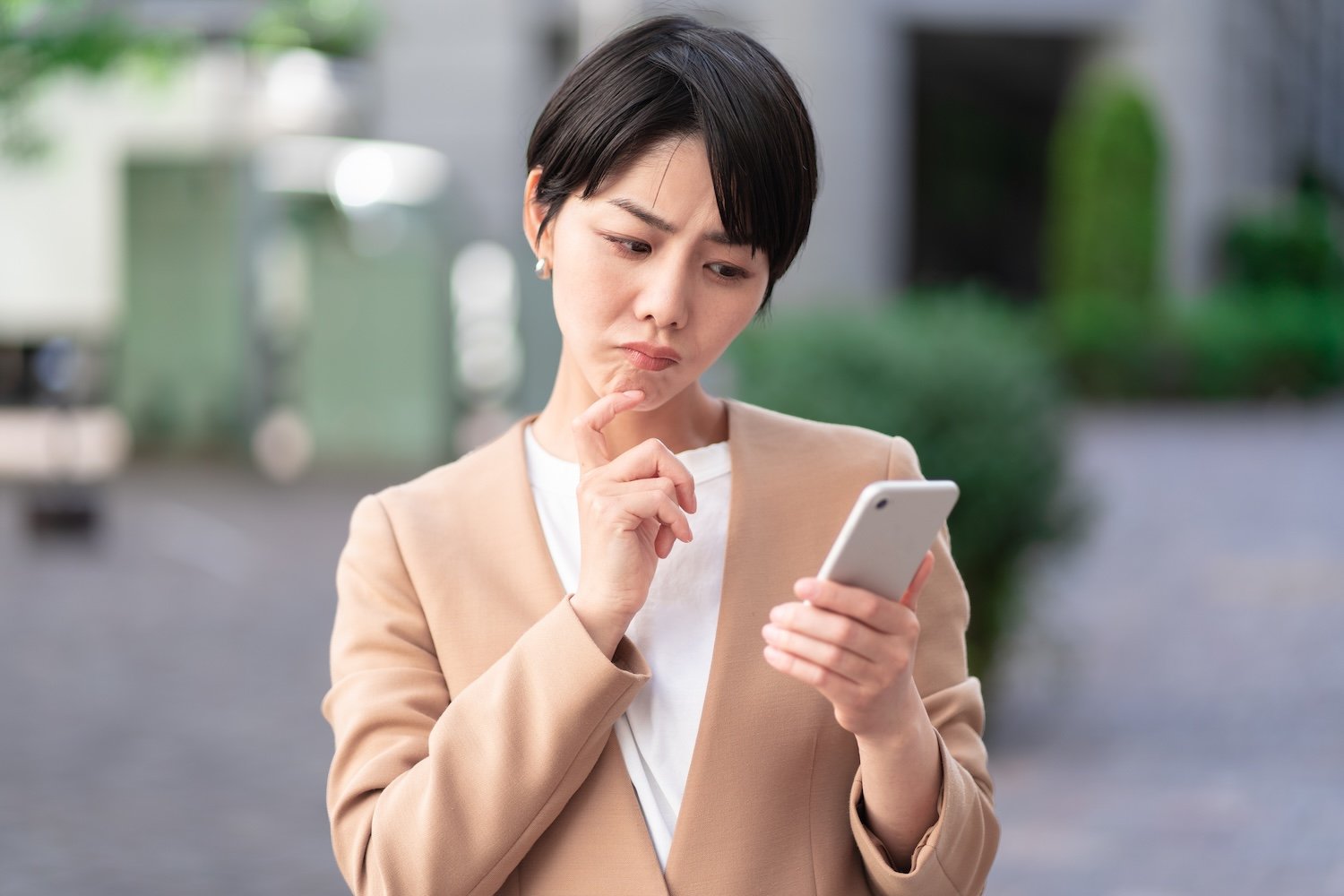 呆れるほど仕事できない人は「リマインドの連絡をしたら迷惑かも？」と思い込む。じゃあ、仕事ができる人は？