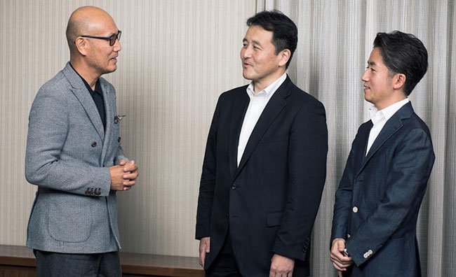 「上司に相応しい貫禄」を出せる!紺無地スーツの着こなし術