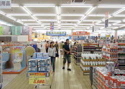 メイクマン<br />ニューマン店を“手づくり”で改装
