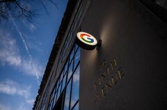 グーグルが新たなAIサービス　チャットGPTに対抗