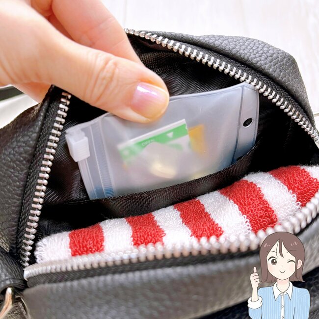 お薬手帳や処方薬がすっぽり！3COINSの「めちゃ軽ショルダー」通院バッグにちょうどいい！《購入レビュー》