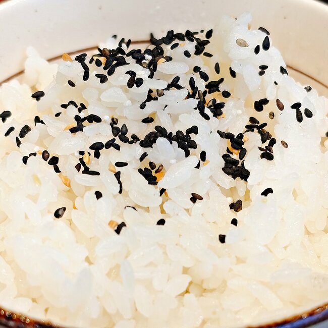 【大戸屋】お腹パンパンで苦しい…！お肉ぎゅうぎゅうの「わんぱくすぎるメニュー」1500kcal超えでボリューム満点！《実食レビュー》