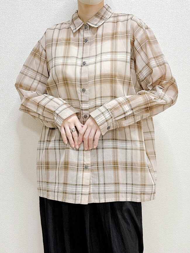 サッと羽織るだけでカワイイ！無印良品の“ふんわりシャツ”お尻まですっぽり隠せて優秀！「色違いも購入したい」「コスパ優秀な商品です」《購入レビュー》