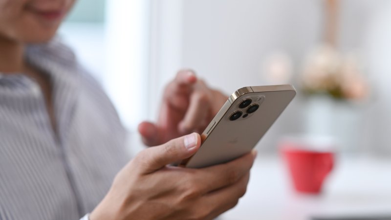 競合他社製品と比較して高額のiPhoneが、なぜ、いまだに高いシェアを誇っているのか？