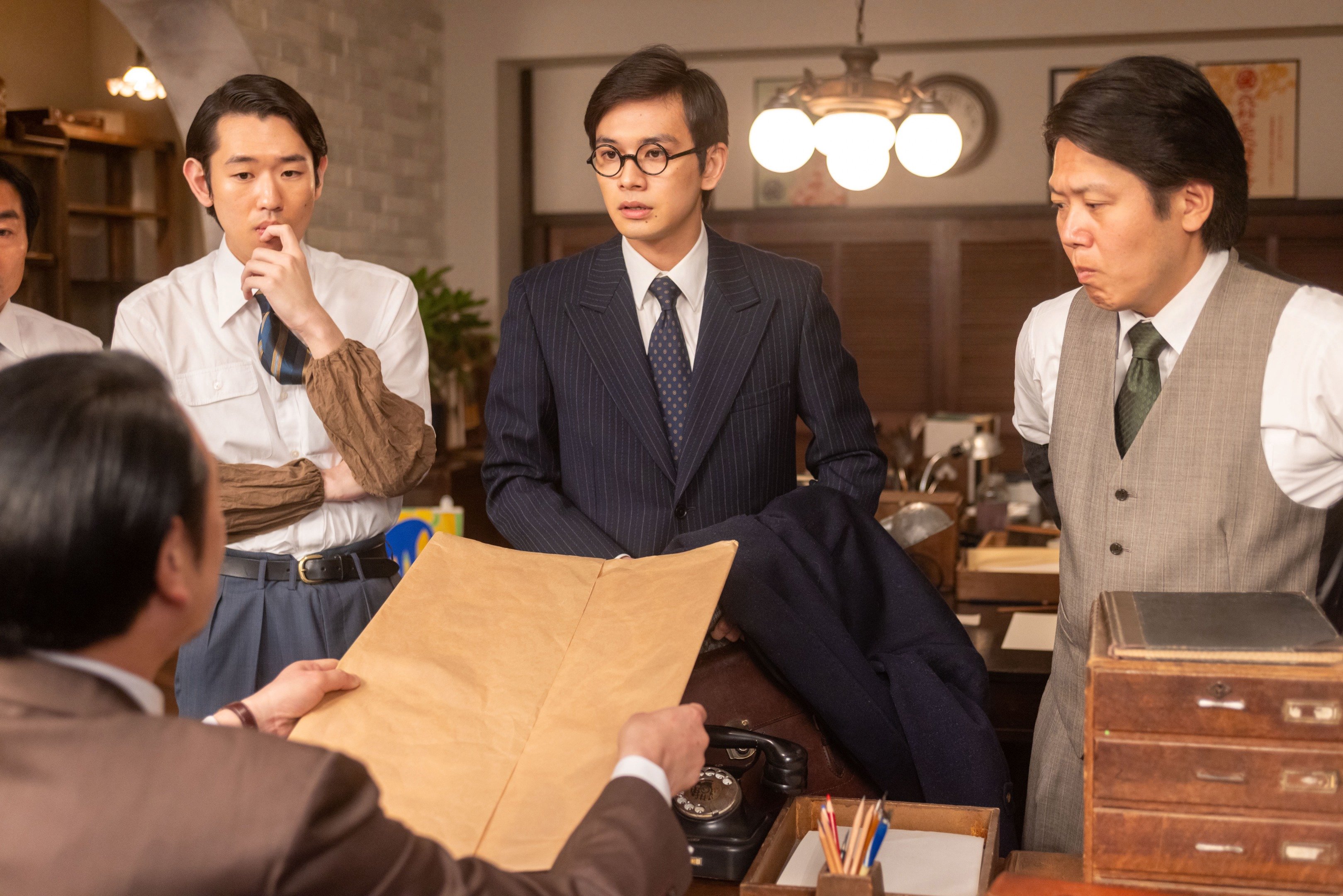 「やなせたかし×三越包装紙」の実話、“たっすいがー”嵩が見せた仕事人の顔【あんぱん第88回】