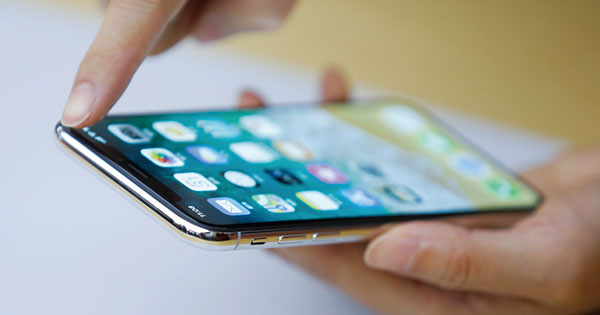 iPhoneX失速、液晶大手JDIに生き残りの道が見えた理由