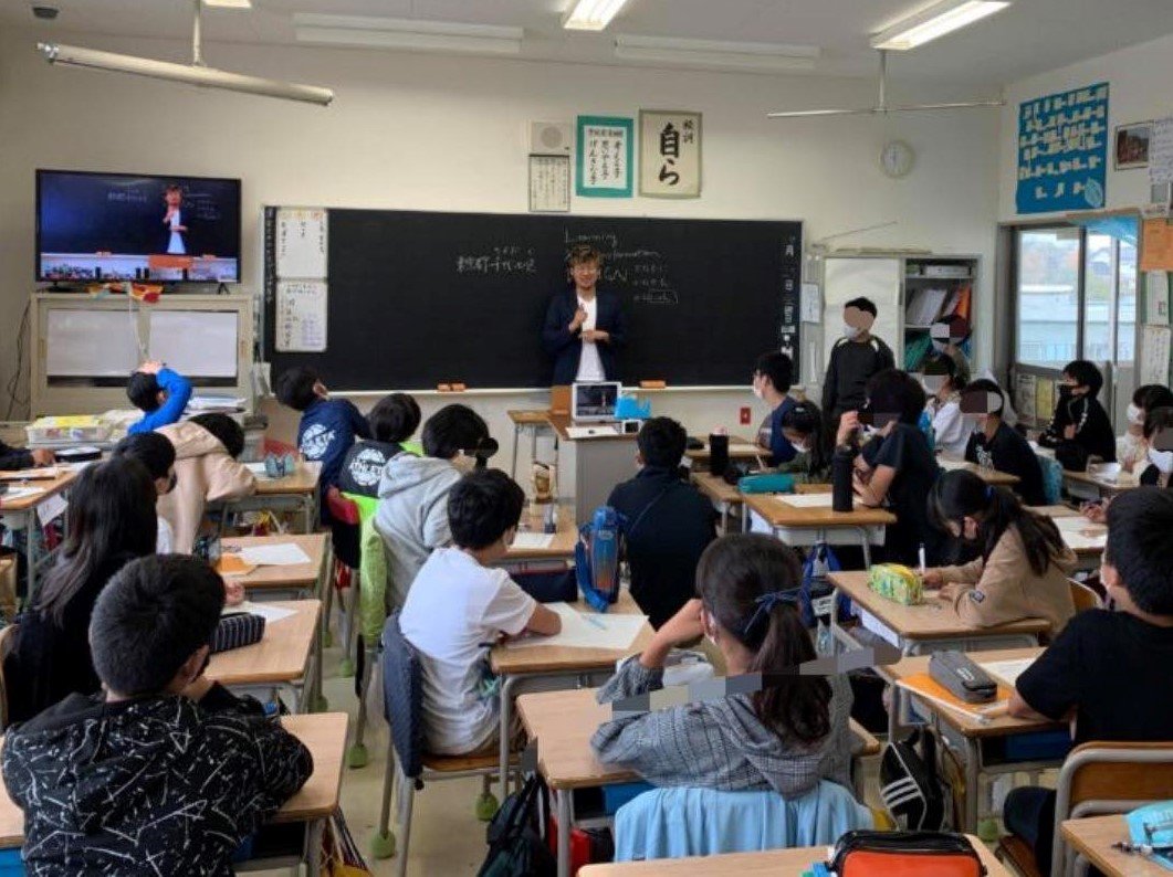 多様な専門・価値観をもつ「複業先生」が、学校現場を変える?