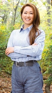 「産廃屋」なのにホタル？　ニホンミツバチ？「新・里山資本主義」と滝川クリステル氏が現地で絶叫したものとは？