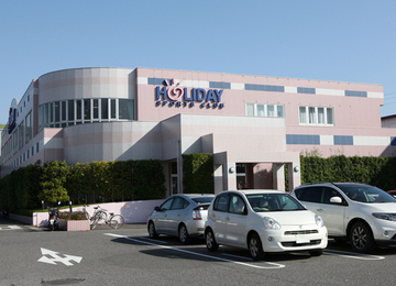 【導入事例】東祥 ホリデイスポーツクラブ笑顔が絶えない職場を支えるリアルタイムコミュニケーション